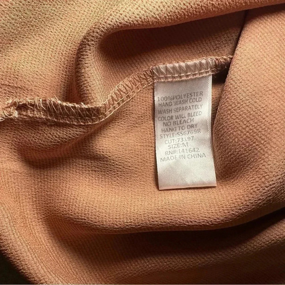 She + Sky 3/4 Sleeve Satin Blouse taupe size M - Picture 7 of 8